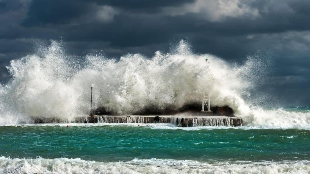 Confirmed: a violent tsunami will reach the coast of Spain. There is a date
