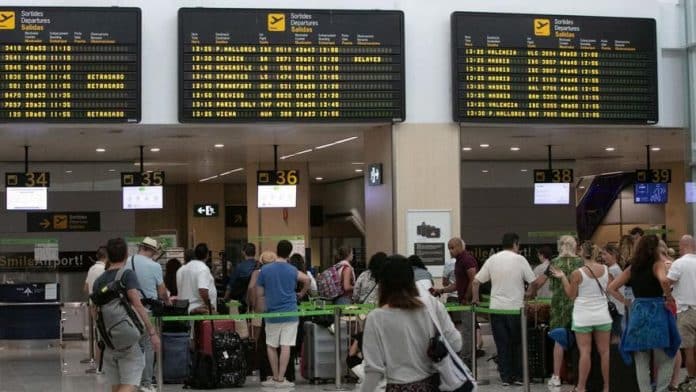 8d672237-699e-4767-b05f-b62b42e479c3_16-9-aspect-ratio_default_0.jpg Airport closes October with fourth drop in air traffic of the year