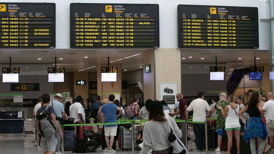 Airport closes October with fourth drop in air traffic of the year