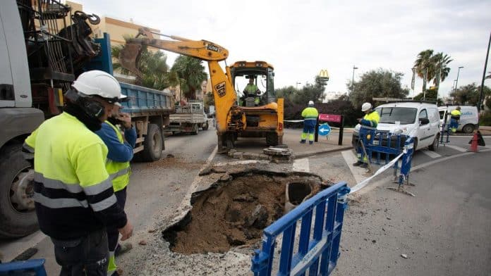 f7e07dd0-3ac0-403d-bf89-a2dad91840db_16-9-discover-aspect-ratio_default_0.jpg Pipe burst in Sant Jordi leaves 2,500 people without water