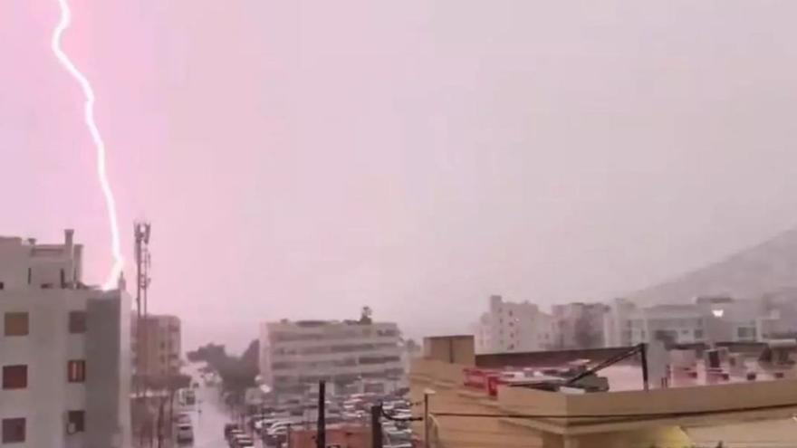 More than 200 lightning strikes, power outages and flooding due to the storm in Ibiza