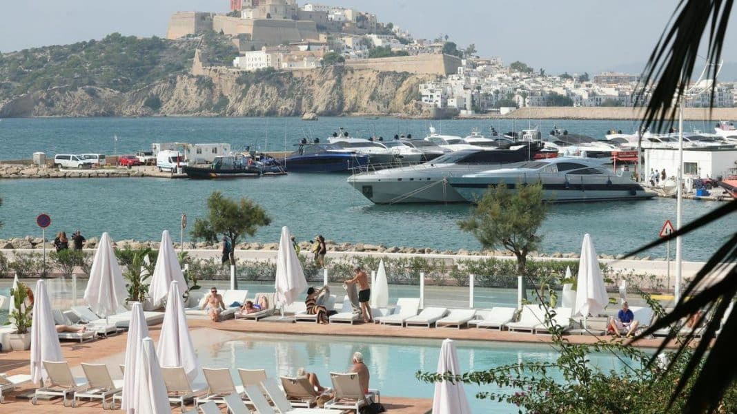 Hotels in Ibiza and Formentera achieve the highest revenue per room in Spain