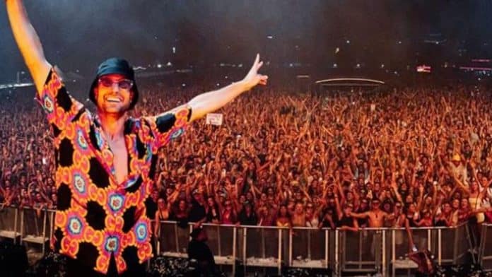 The new DJ arriving at UNVRS Ibiza nightclub: from a very controversial embrace to a change of residence