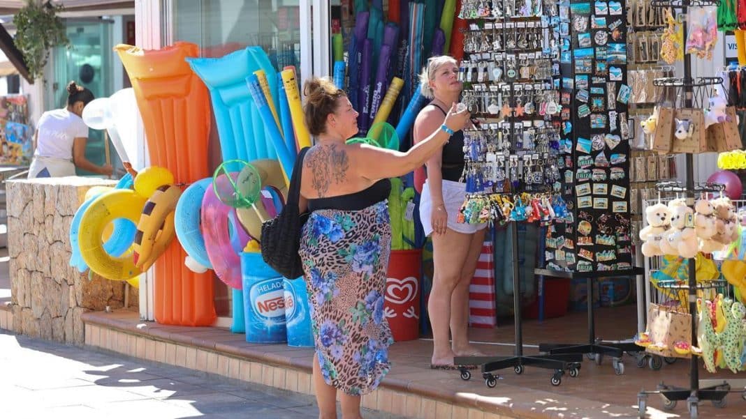 UK press claims that thousands of British tourists cancel their vacations to Ibiza “because they are not welcome”