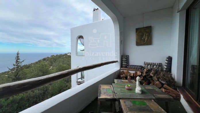 Opportunity in Ibiza: two houses in the middle of nature in Sant Joan for less than 500.000 euros