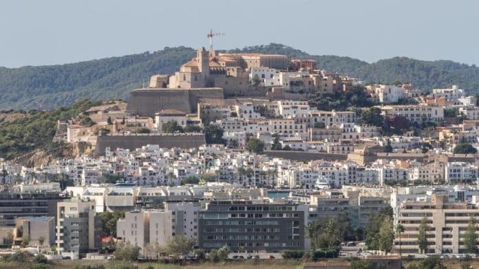 More than a hundred hotels for sale in the islands