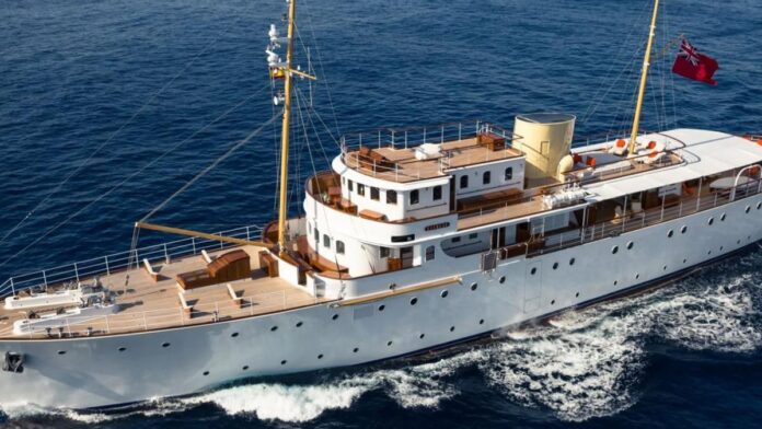 0a8bfcc2-a3fa-4a1e-9814-ff8521dab32b_16-9-discover-aspect-ratio_default_0.jpg The ‘Shemara’, a ship that served the British Royal Navy and later hosted some crazy parties, docks in Ibiza