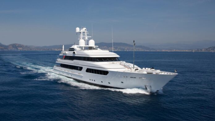 9cce4445-5fad-4a72-ad24-3783e3ca650b_16-9-discover-aspect-ratio_default_0.jpg The magnificent story of the owner of this superyacht that has arrived in Ibiza: he made his fortune in horse racing