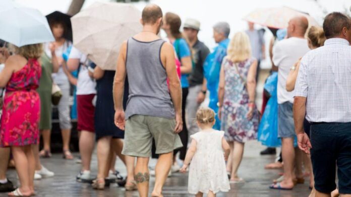 6944364f-37ff-40b8-9fe3-8ea9b200df61_16-9-aspect-ratio_default_0.jpg when will it rain and temperatures drop in Ibiza?