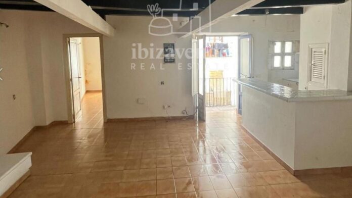 Opportunity in Ibiza: 100 square meters apartment for sale in an exclusive area of the city