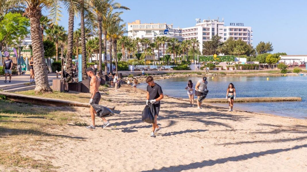 How to participate in the beach cleanups in Ibiza organized by O Beach and Bam-Bu-Ku