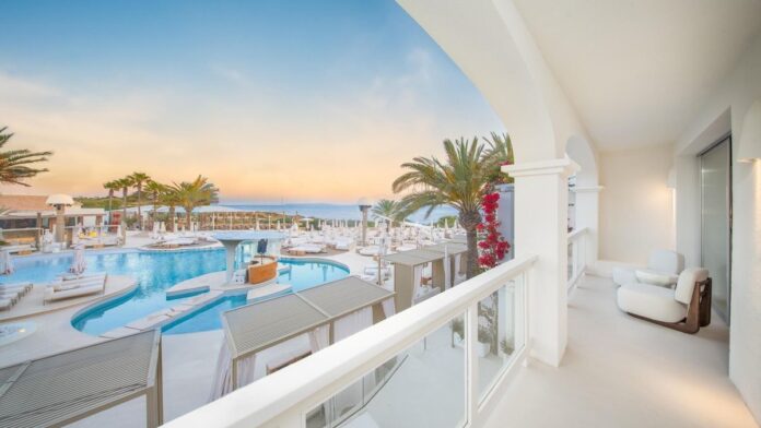 1f45341f-ecb3-42b2-a2f6-a2db0c3c5fb1_16-9-discover-aspect-ratio_default_0.jpg An oasis in Ibiza where time seems to stand still? until the party starts