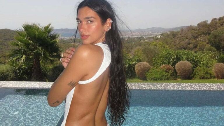 Dua Lipa, pre-birthday with caviar and oysters in Ibiza