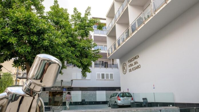 22 year-old man seriously injured after falling from a hotel in Sant Antoni