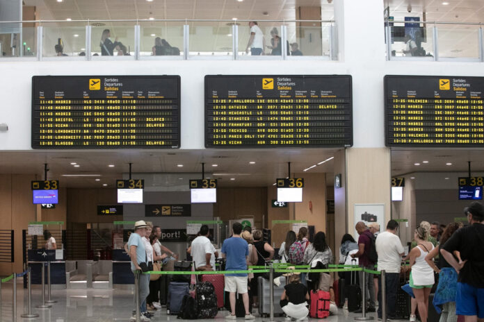 Delay storm at Palma and Barcelona airports: check whether your flight from Ibiza is affected