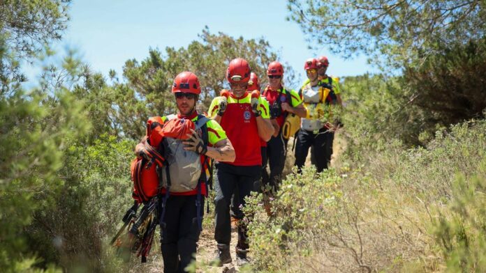 Tourist rescued after suffering heat stroke in Sa Pedrera