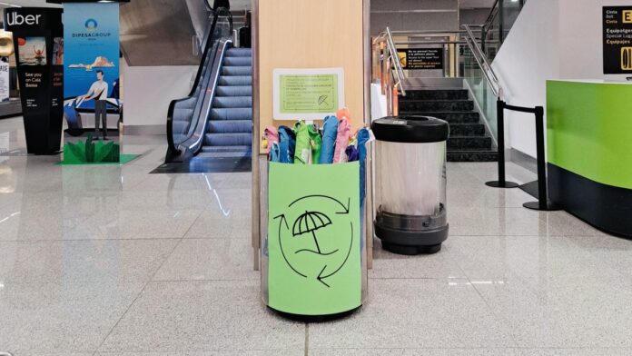 Free second-hand umbrellas for tourists arriving at Ibiza airport