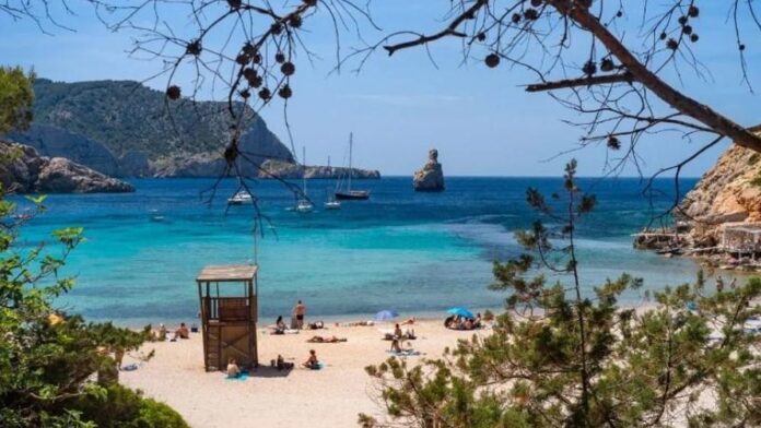 Week of moderate heat and rain from Friday onwards in Ibiza