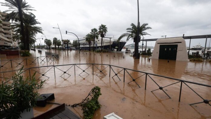 The UME is deployed in Ibiza after a historic deluge of 200 liters per square meter in two hours