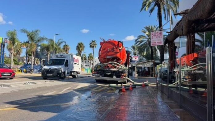 7257ead9-fe8d-430b-a37c-0f72a30010f0_16-9-discover-aspect-ratio_default_0.jpg Effect of the catastrophic rains in Sant Josep: UME works hard to clear the access to Platja d’en Bossa