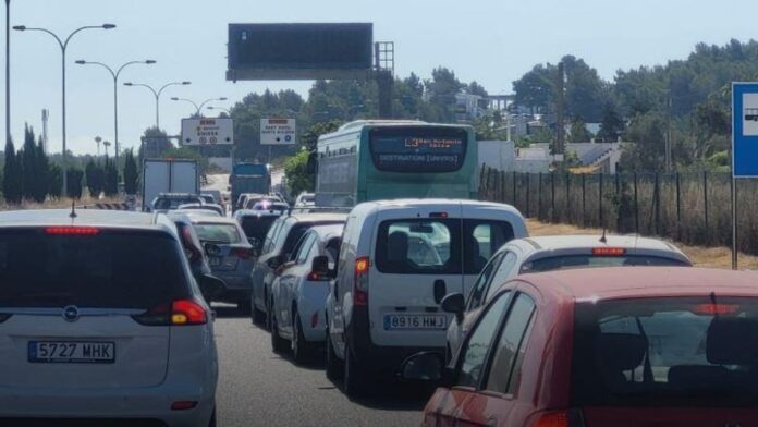 Consell de Ibiza warns of possible traffic jams due to painting works on several roads