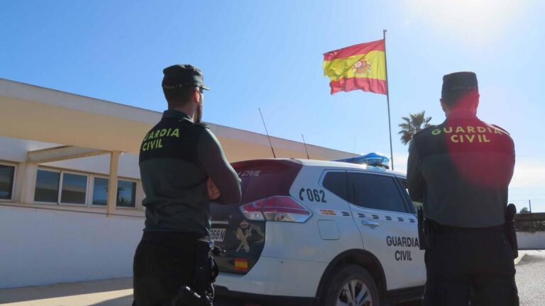4 arrested for breaking into a house in Es Caló, Formentera, after smashing a window