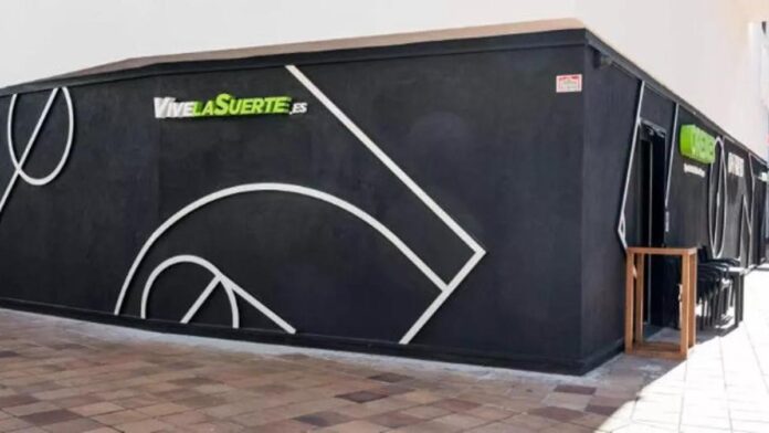 f4180a0c-aa40-44fb-a1b8-59b765114c58_16-9-discover-aspect-ratio_default_0.jpg Reported missing in Ibiza after spending 18 hours straight in several gambling halls