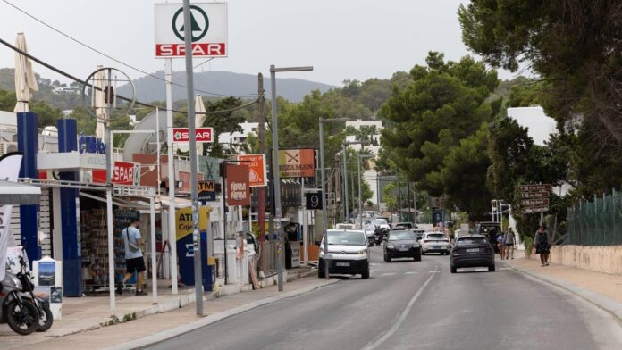Safety in Ibiza: businessmen deplore the label of ‘Cala de Bronx’ and defend that it is a “safe and prosperous” neighborhood