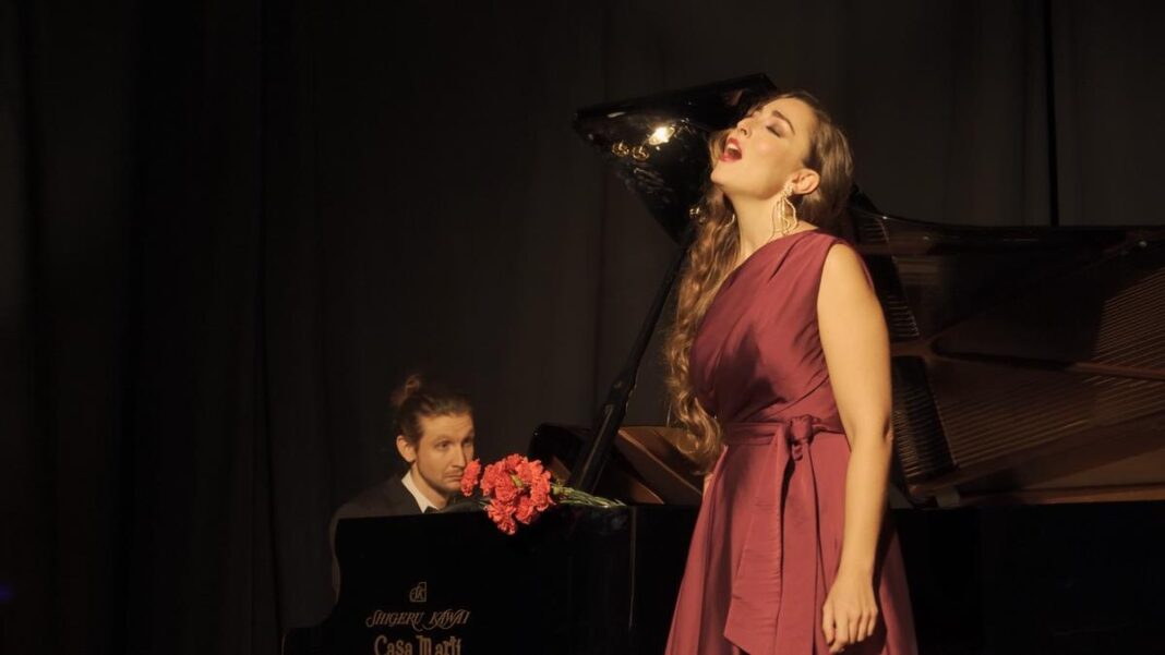 A walk through zarzuela, cabaret and opera by the hand of ‘Rossita’