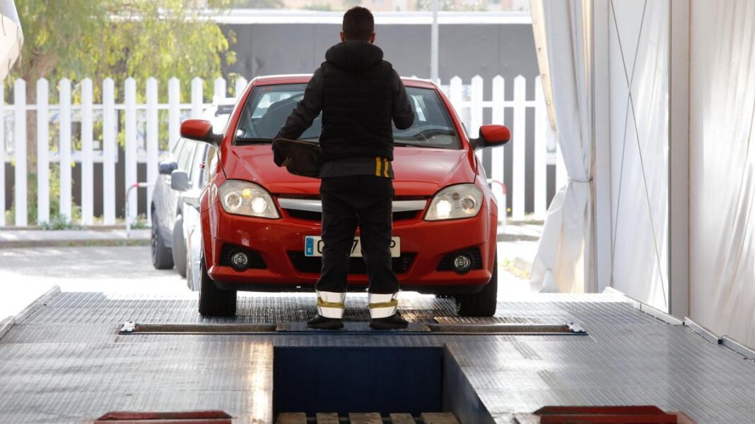 Putting an end to delays in Ibiza’s ITV: the Consell bids for two new mobile stations