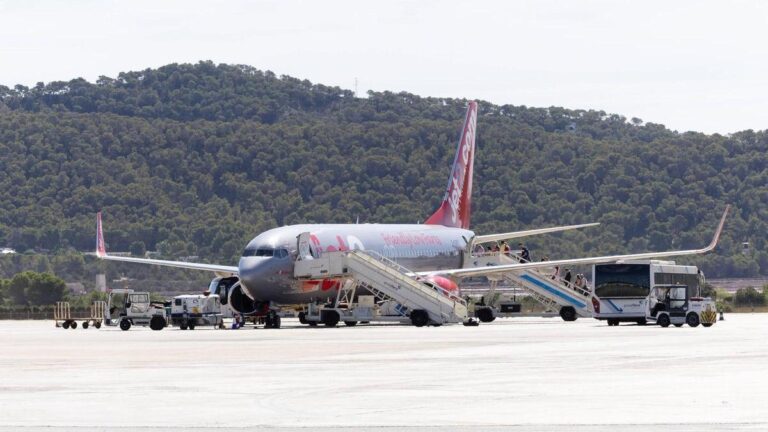 Date of EasyJet’s first London–Ibiza flight of the season confirmed