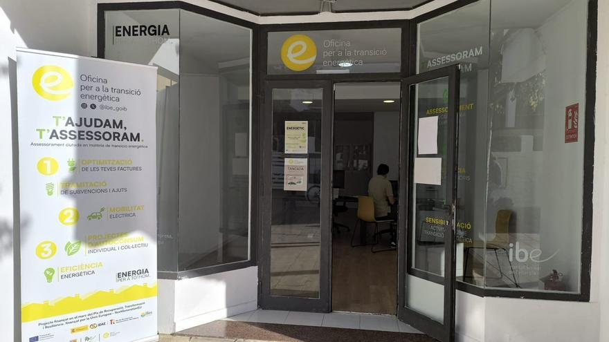 Practical guide to lower your electricity bill in Ibiza and Formentera: the offices where you can find all the information you need