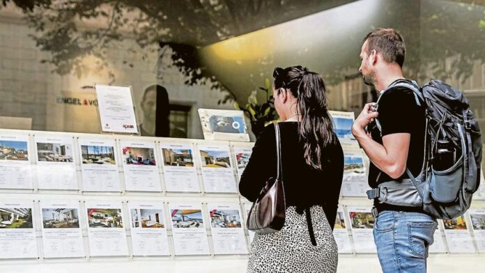 The drama of a pensioner from Ibiza: Justice denies rental aid for a room in a shared apartment