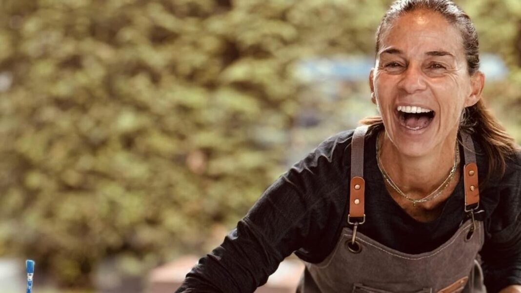 The artist from Ibiza who paints on commission to help humanitarian causes