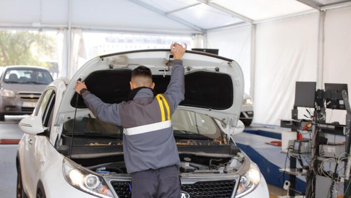 A respite to mitigate delays in Ibiza’s ITV: three companies are interested in installing the two mobile units