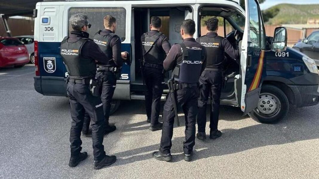 Violent brawl in an Ibiza pub: four arrested and several injured, one of them in the ICU