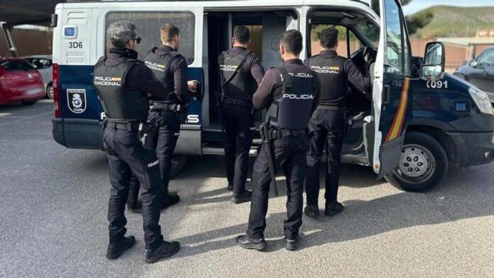 b2650a10-23bc-406f-89a6-5c60ed296091_16-9-discover-aspect-ratio_default_0_x512y189.jpg Violent brawl in an Ibiza pub: four arrested and several injured, one of them in the ICU