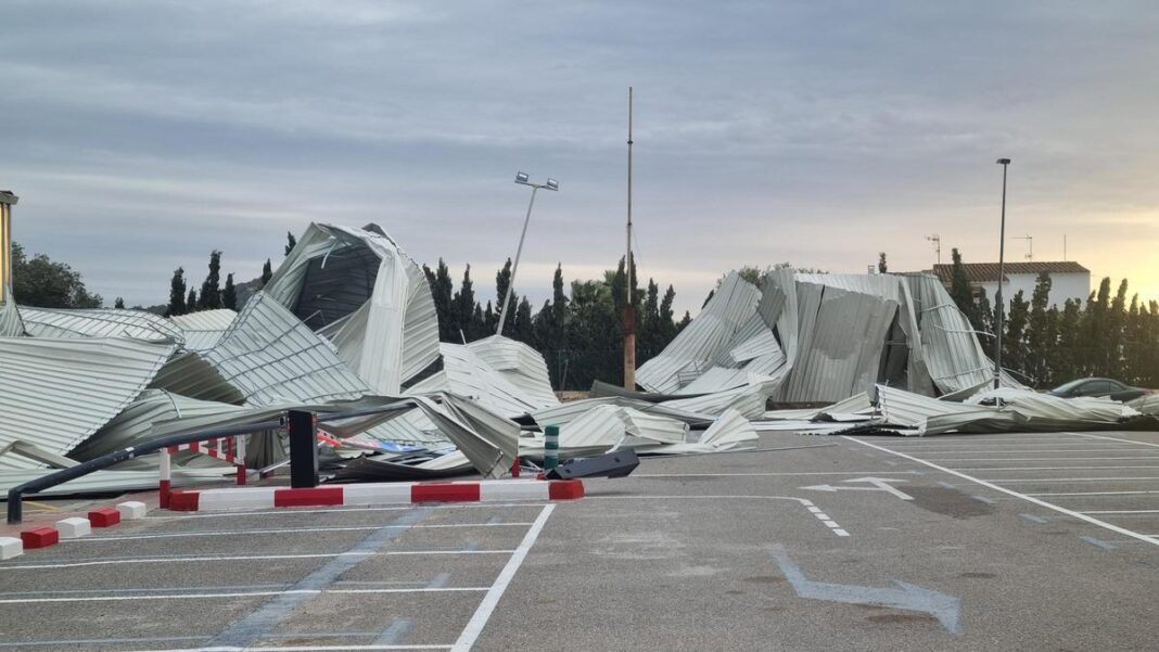 These are the damages caused by ‘Ingrid’ in a commercial warehouse in Ibiza