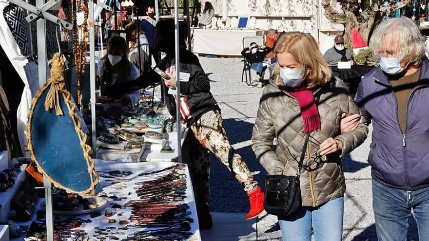 Las Dalias opens its Christmas market JUAN A. RIERA