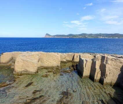 Danger for Hikers in Ibiza: Firefighters Stress Key Safety Measures to Avoid Rescue Operations
