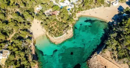 7 family routes to discover Ibiza’s natural beauty together