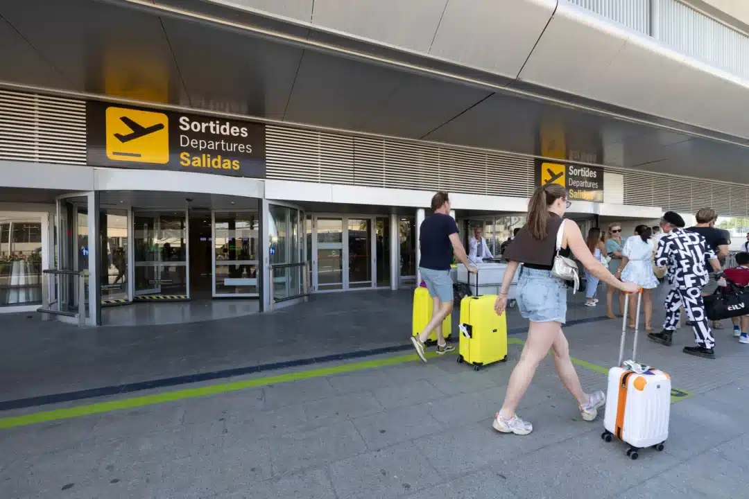 Illegal taxis at Ibiza airport