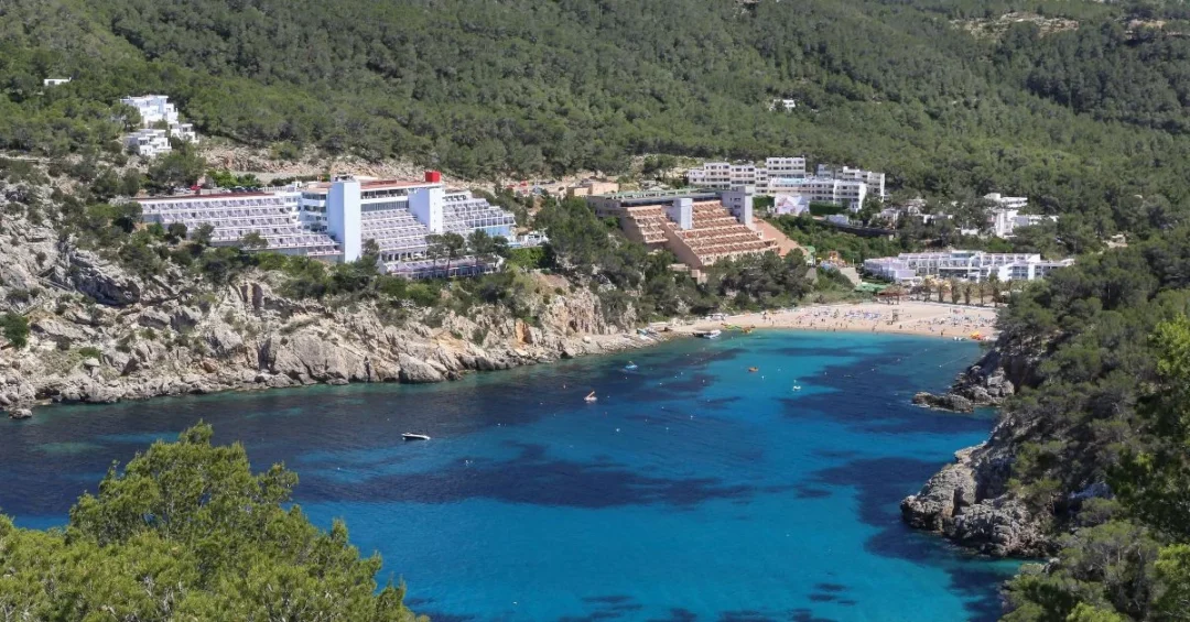 Coastal villages: Port de Sant Miquel.