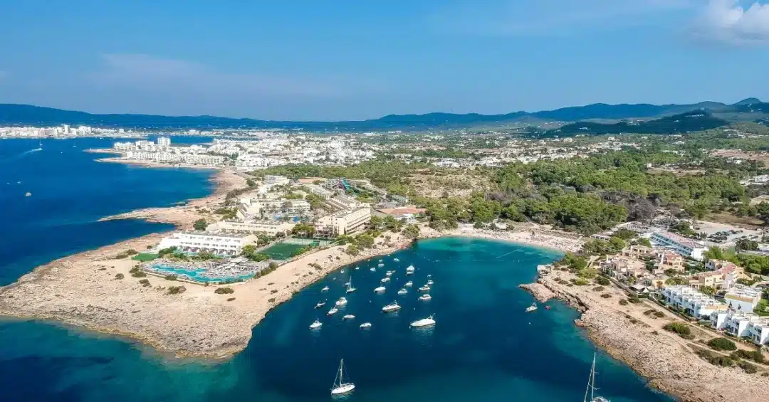 Cala de Bou area: Port d'es Torrent beach