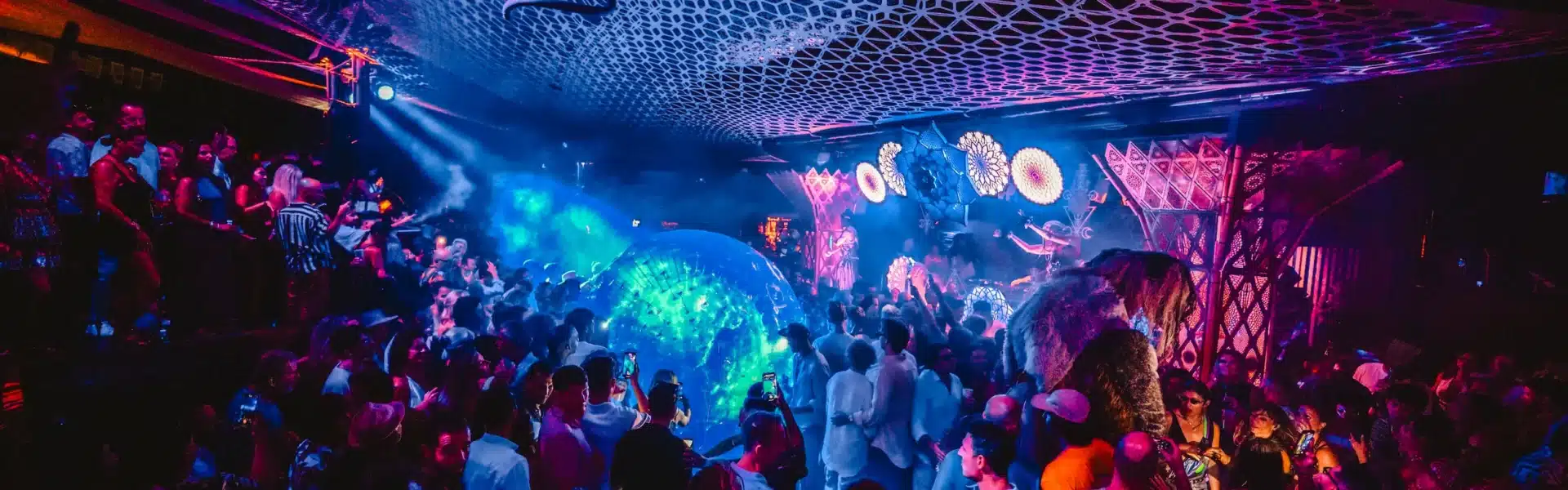 Opening Parties: Cova Santa