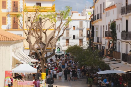 Looking for an alternative plan in Ibiza? Discover 5 local food markets and treat yourself to the most authentic flavours of the island