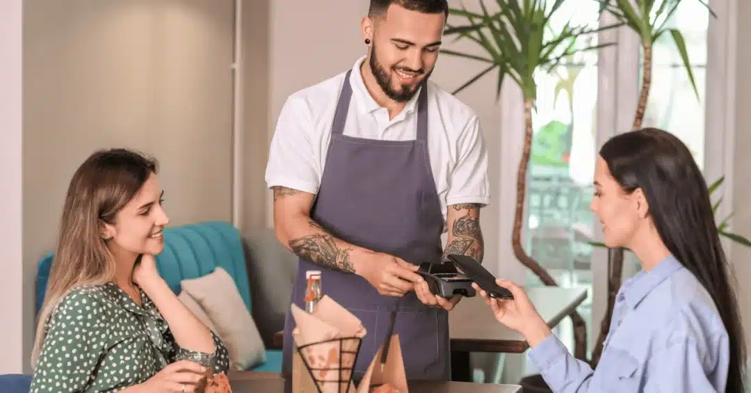 Bars in Ibiza: Customers prefer to be charged at the table.