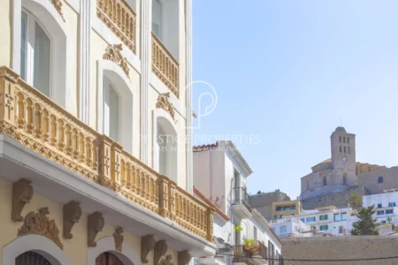 A 19th century jewel in Ibiza’s Marina district: the Orfeo Palace seeks a new owner