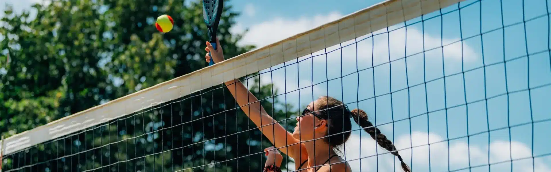 Beach tennis