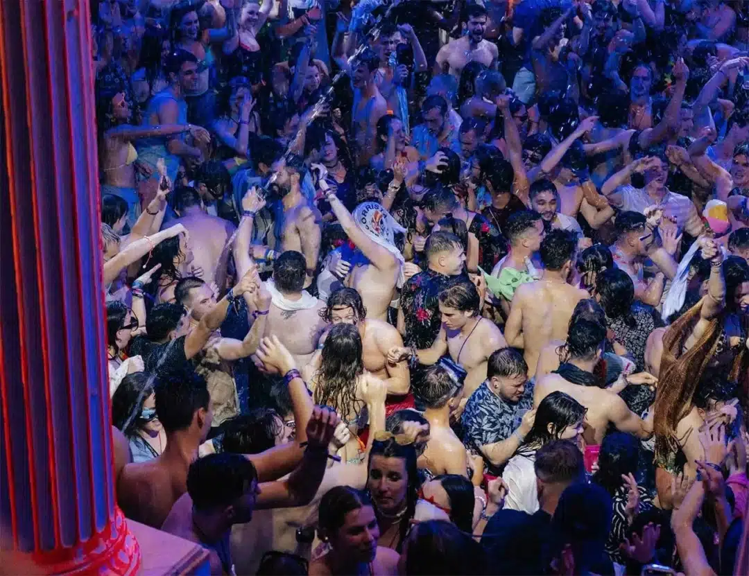 Fiesta del Agua – Water Party at Es Paradis Ibiza